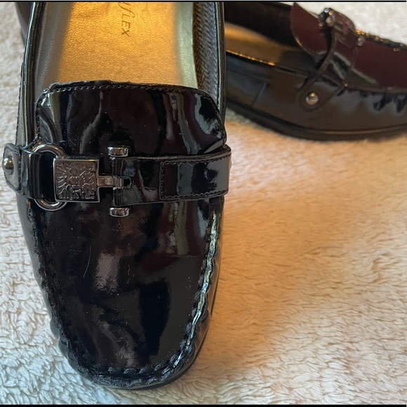 Shiny Black Anne Klein Comfortable loafers - Picture 2 of 4